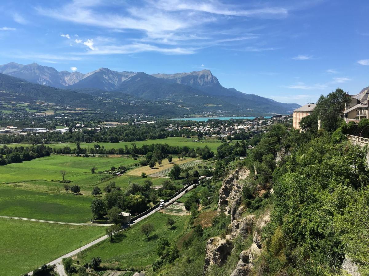 Embrun - Appartement 4/6 Personnes Avec Exterieurs Exterior foto