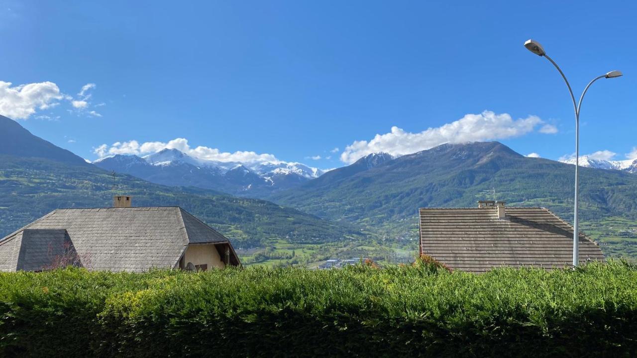 Embrun - Appartement 4/6 Personnes Avec Exterieurs Exterior foto